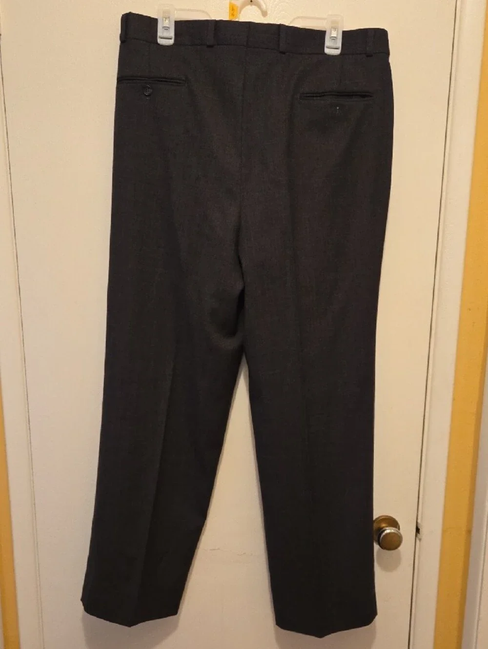 Men's Pleated Dress Pants in Dark Gray - Classic Tailored Style